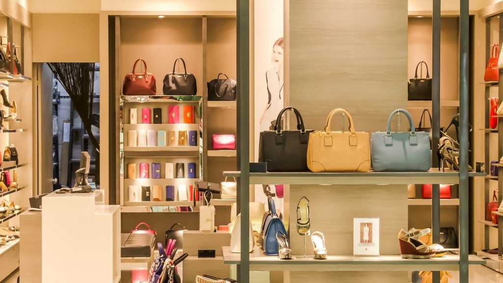 Purses on the shelves on the store