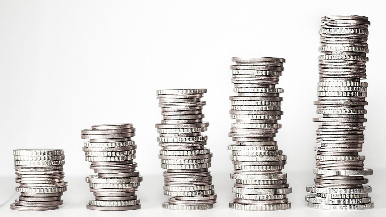 Coins increasing in each rows